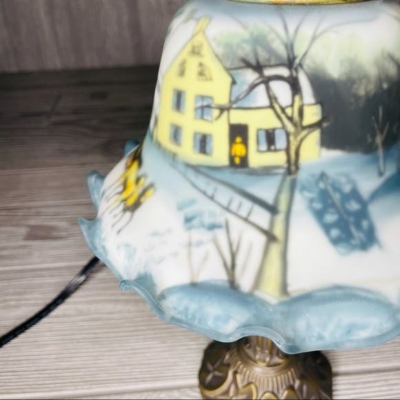 American winter scene from the carrier and Ives collection painted glass lamp - Picture 5 of 8